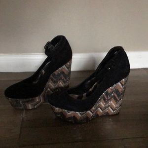 Wedge heels